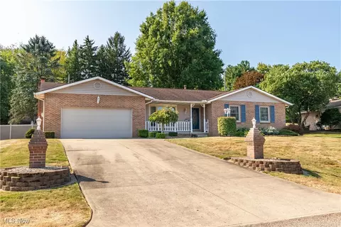 5528 Oakcliff St SW, Canton, OH 44706