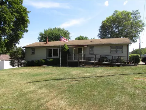 631 Triplett, Belmont, WV 26134