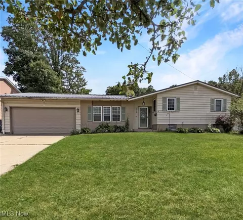 1036 Winhurst Dr, Akron, OH 44313