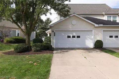 4234 River Ridge Dr, Cleveland, OH 44109