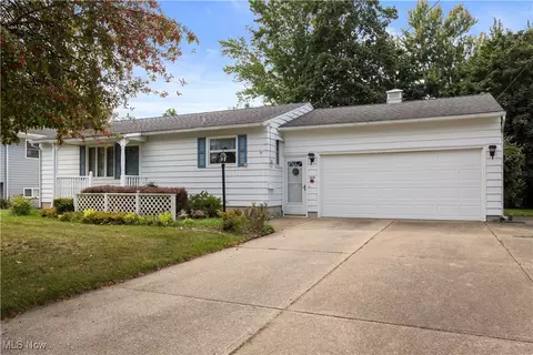 42925 Galaxy Dr, Elyria, OH 44035 photo 2