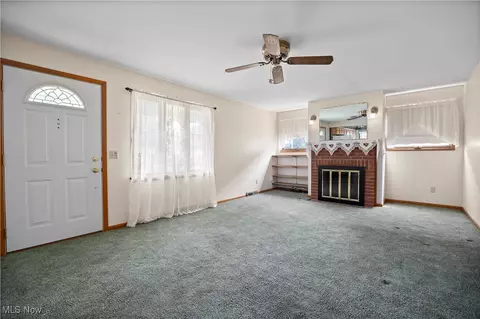42925 Galaxy Dr, Elyria, OH 44035 photo 3