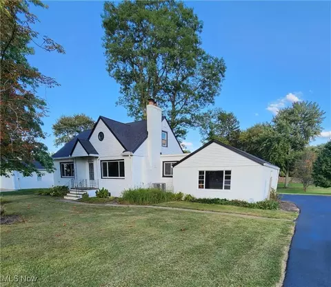 4959 Hudson Dr, Stow, OH 44224