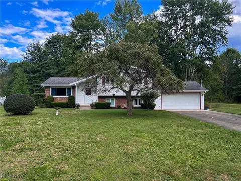 3635 Lyntz Townline Rd SW, Lordstown, OH 44481