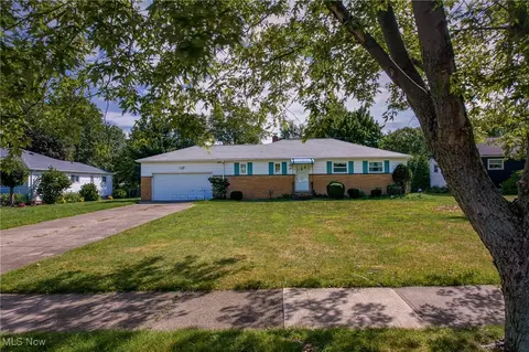 759 Cheriton Dr, Highland Heights, OH 44143