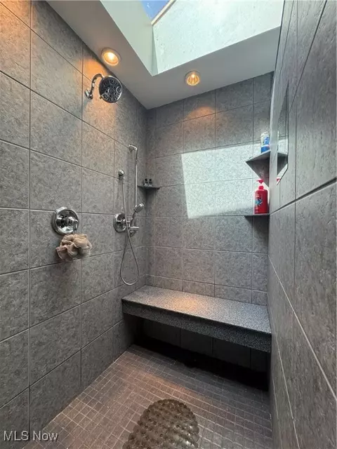 Bath - 4478 Devonshire Dr, Boardman, OH 44512 photo 2 of 2