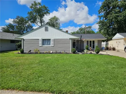 6418 Newland Rd, Parma Heights, OH 44130