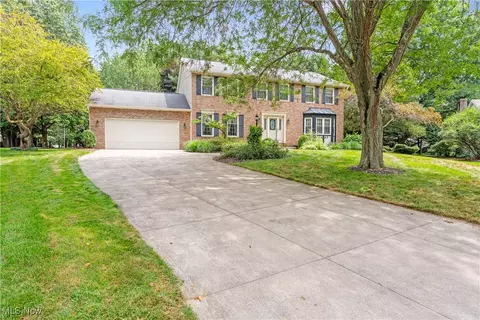 6457 Beckleigh Cir NW, Canton, OH 44708