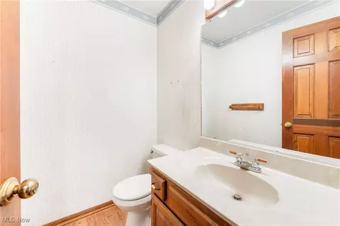 Bath - 6457 Beckleigh Cir NW, Canton, OH 44708 photo 1 of 4