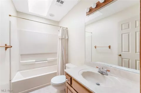 Bath - 6457 Beckleigh Cir NW, Canton, OH 44708 photo 4 of 4