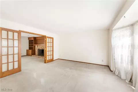 Living - 6457 Beckleigh Cir NW, Canton, OH 44708 photo 3 of 7