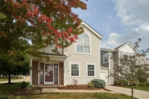 8605 Strawbridge Cir, Macedonia, OH 44056