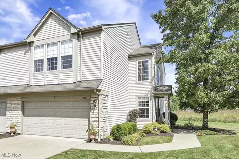 8581 Dunham Dr, Olmsted Twp, OH 44138