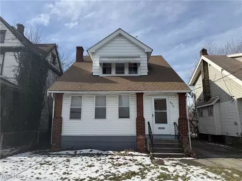 472 E 147th St, Cleveland, OH 44110