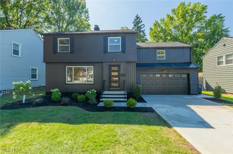 5108 E Farnhurst Rd, Lyndhurst, OH 44124
