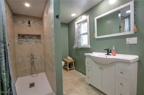 11375 Bean Rd, Chardon, OH 44024 photo 28
