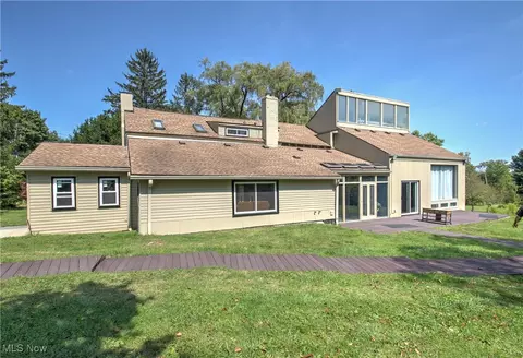 11375 Bean Rd, Chardon, OH 44024 photo 2