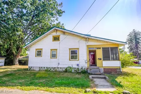 2333 23rd St NE, Canton, OH 44705