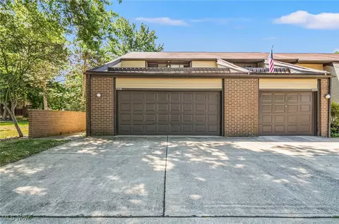 4450 Habersham Ln S #201, Richmond Heights, OH 44143