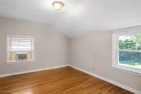 273 E 208th St, Euclid, OH 44123 photo 6