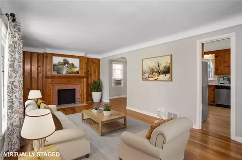 273 E 208th St, Euclid, OH 44123 photo 3
