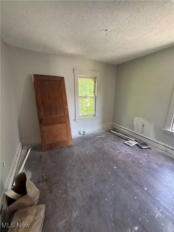 Bedroom - 512 Eddy Rd, Cleveland, OH 44108 photo 1 of 4