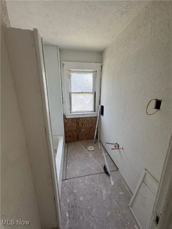 Bath - 512 Eddy Rd, Cleveland, OH 44108 photo 2 of 2