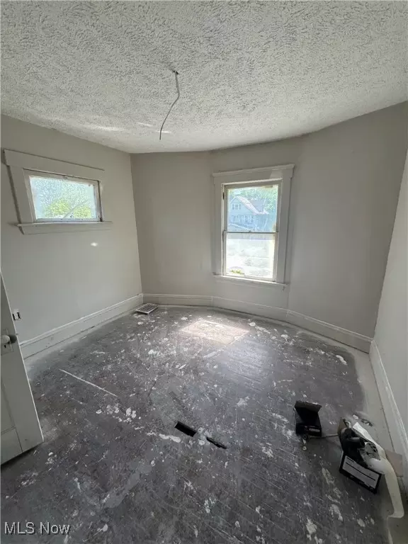 Bedroom - 512 Eddy Rd, Cleveland, OH 44108 photo 3 of 4