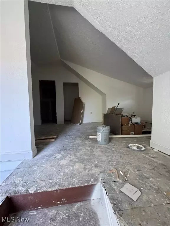 Entry Way - 512 Eddy Rd, Cleveland, OH 44108 photo 1 of 3