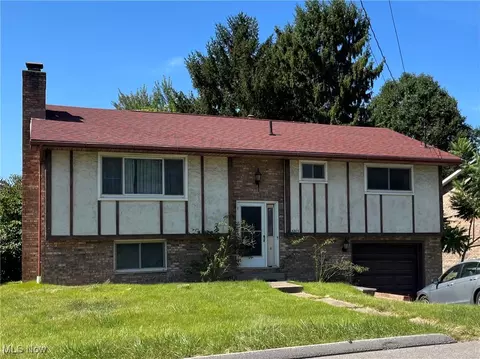 3203 Charles Dr, Vienna, WV 26105