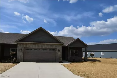 9248 Woodland Blue Dr, Seville, OH 44273