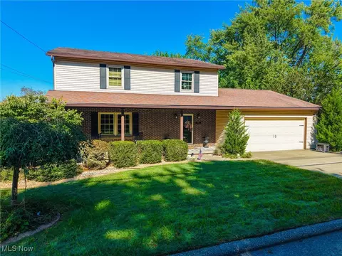 5505 6th Ave, Vienna, WV 26105