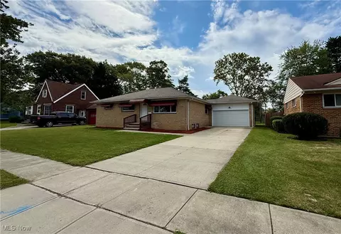 19504 Sumpter Rd, Warrensville Heights, OH 44128