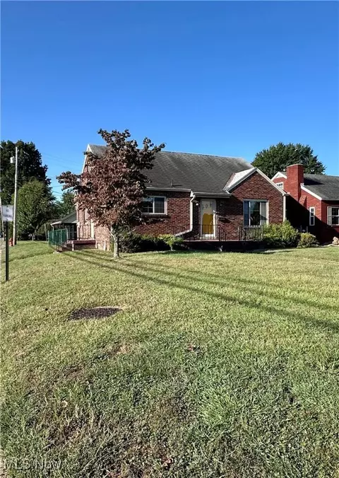 532 25th St, Vienna, WV 26105