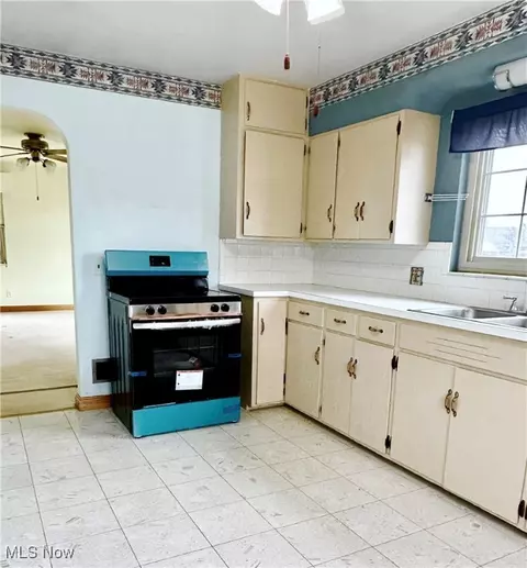 Kitchen - 532 25th St, Vienna, WV 26105 photo 1 of 2