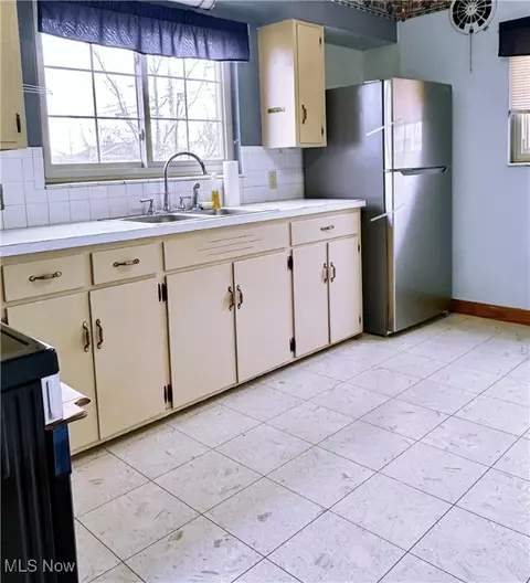Kitchen - 532 25th St, Vienna, WV 26105 photo 2 of 2