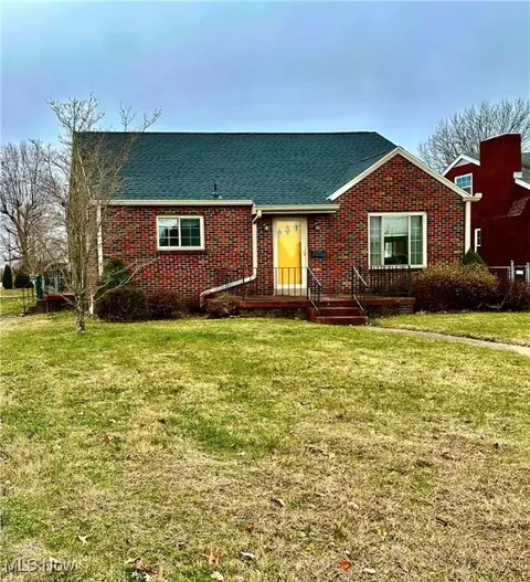 532 25th St, Vienna, WV 26105