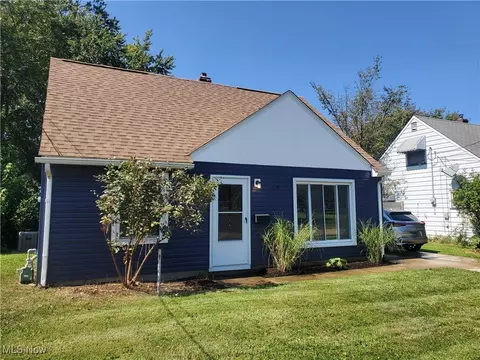 5348 W 147th St, Brook Park, OH 44142