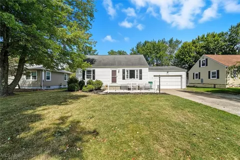 2276 Clearview Dr, Warren, OH 44483