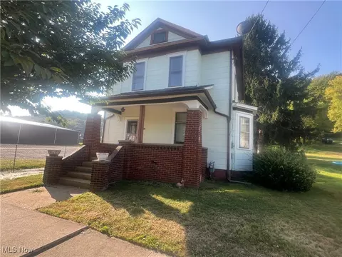 156 W Lisbon St, Waynesburg, OH 44688