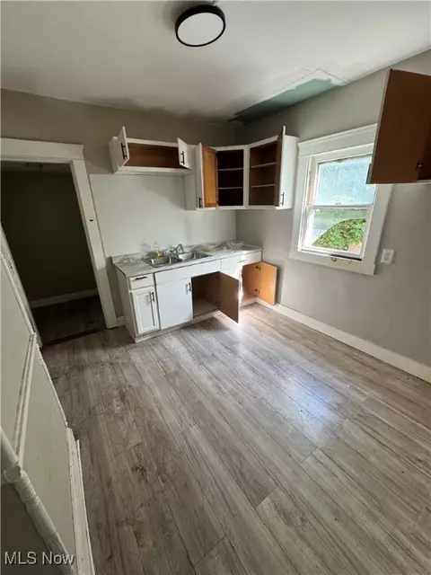 4127 E 100th St, Cleveland, OH 44105 photo 4