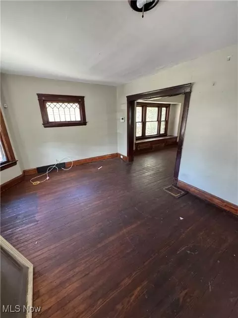 4127 E 100th St, Cleveland, OH 44105 photo 2
