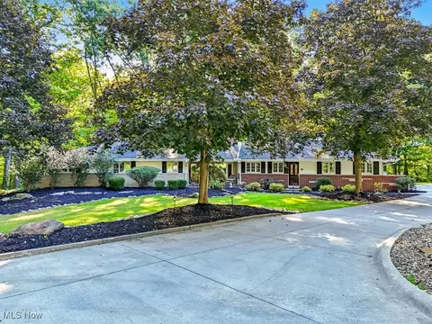 8304 Montello Rd, Independence, OH 44131 photo 3