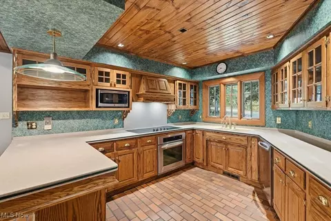 8304 Montello Rd, Independence, OH 44131 photo 9