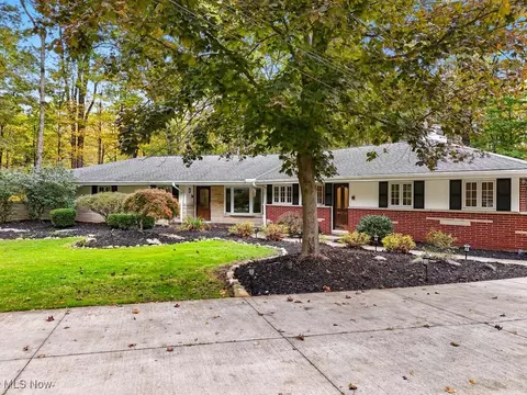 8304 Montello Rd, Independence, OH 44131 photo 2