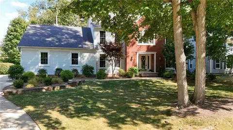305 Aspen Ct, Aurora, OH 44202