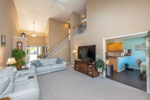 237 Kansas Ave, Elyria, OH 44035 photo 11