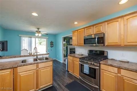 237 Kansas Ave, Elyria, OH 44035 photo 17