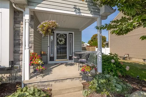 237 Kansas Ave, Elyria, OH 44035 photo 3