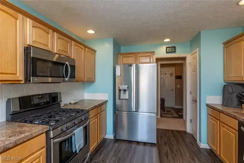 237 Kansas Ave, Elyria, OH 44035 photo 18